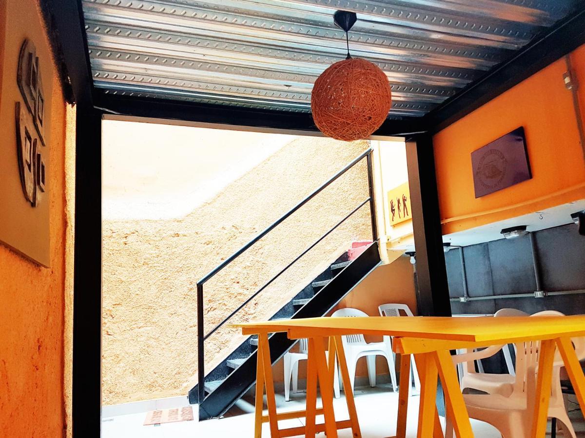 Rio Guesthouse - Um Quarteirao Da Praia De Copacabana Рио-де-Жанейро Экстерьер фото