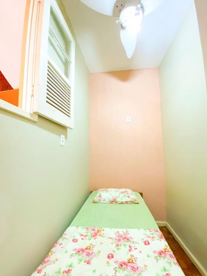 Rio Guesthouse - Um Quarteirao Da Praia De Copacabana Рио-де-Жанейро Экстерьер фото