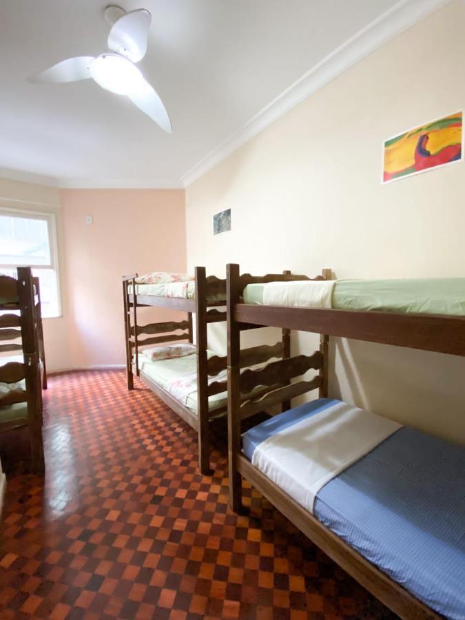 Rio Guesthouse - Um Quarteirao Da Praia De Copacabana Рио-де-Жанейро Экстерьер фото