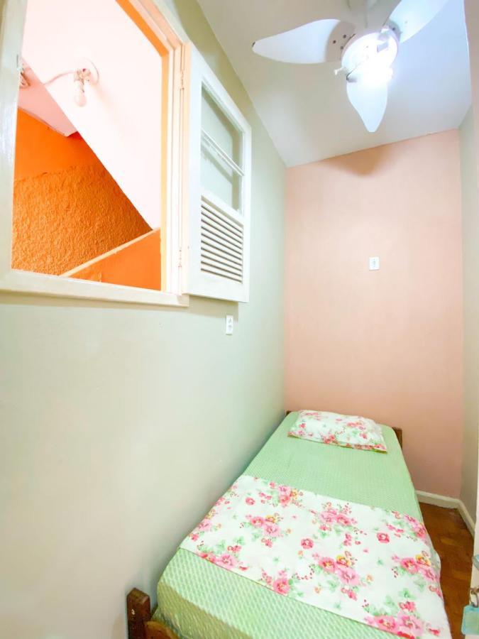 Rio Guesthouse - Um Quarteirao Da Praia De Copacabana Рио-де-Жанейро Экстерьер фото