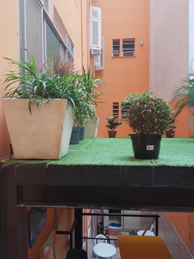 Rio Guesthouse - Um Quarteirao Da Praia De Copacabana Рио-де-Жанейро Экстерьер фото
