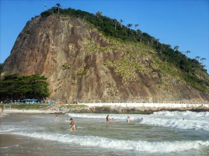Rio Guesthouse - Um Quarteirao Da Praia De Copacabana Рио-де-Жанейро Экстерьер фото