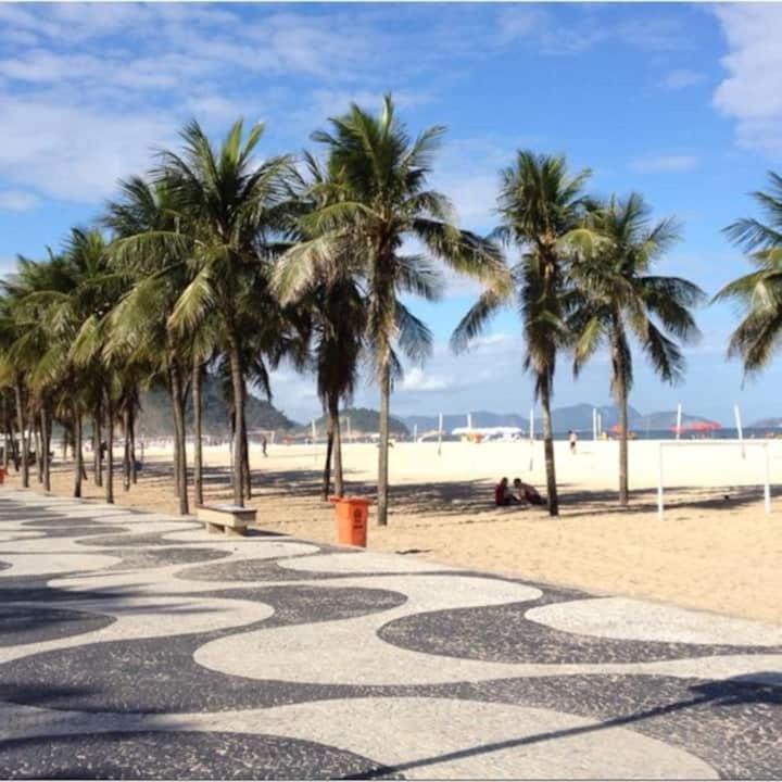 Rio Guesthouse - Um Quarteirao Da Praia De Copacabana Рио-де-Жанейро Экстерьер фото